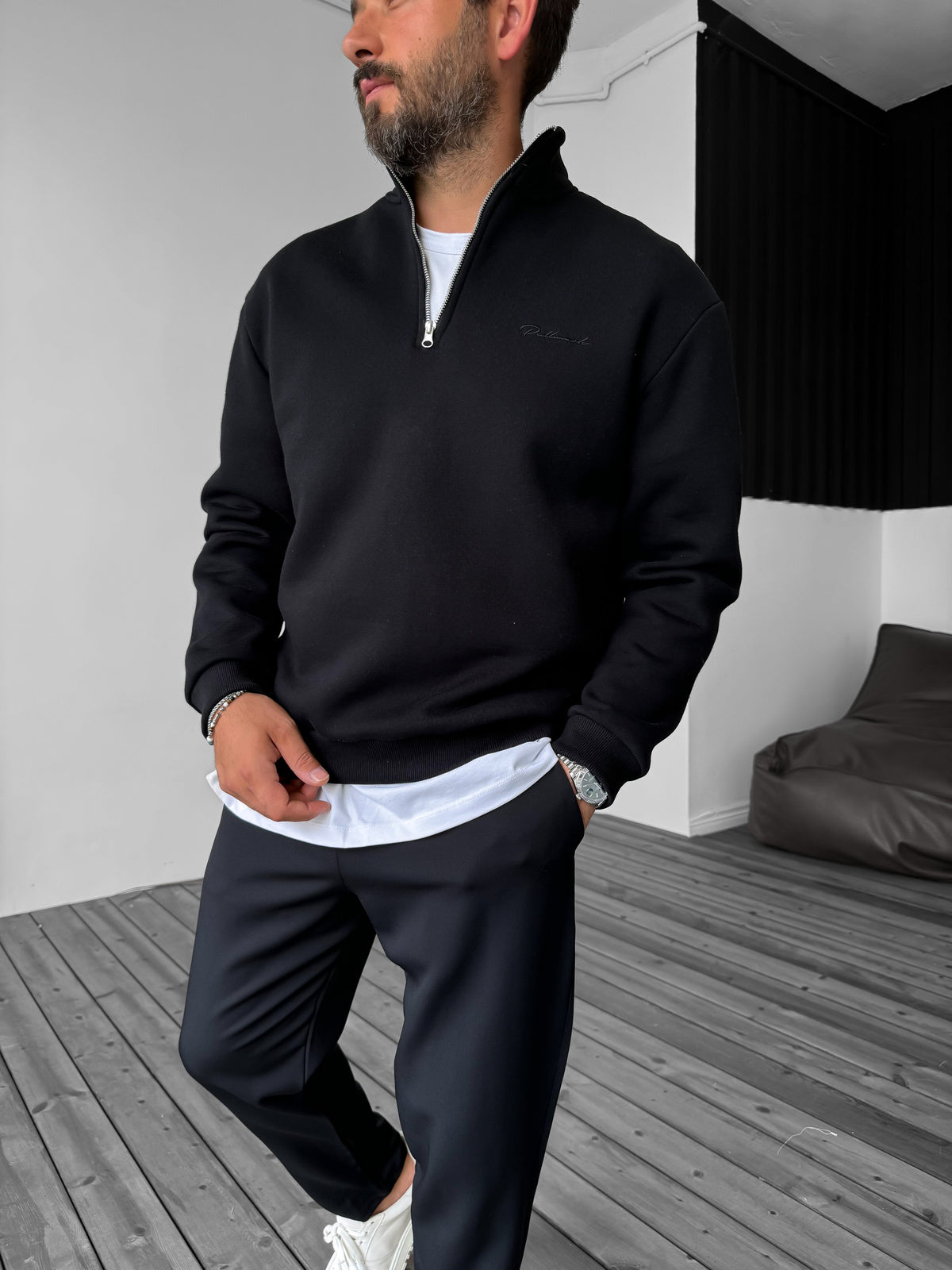Basic sweatshirt med lynlås regular fit i sort