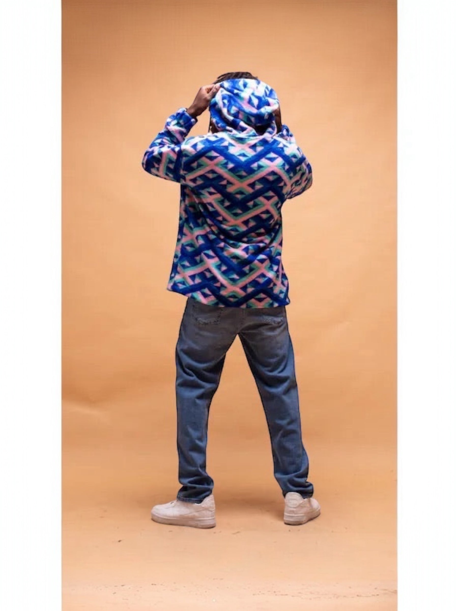 Polar hoodie med mønster i blå og lyserød